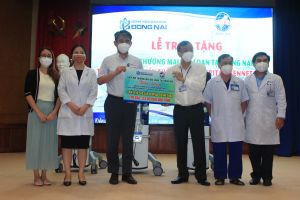 Hai bệnh viện tiếp nhận 8 máy thở cao cấp