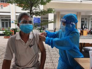 Tốc độ tiêm chủng vaccine ngừa Covid-19 cần phải tăng tốc hơn nữa