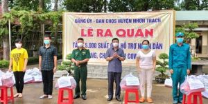 Ban CHQS H.Nhơn Trạch trao tặng 5 ngàn phần quà hỗ trợ người dân