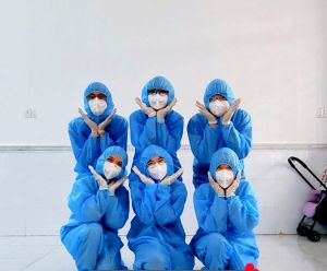 “Cởi áo cà sa, khoác áo blouse”