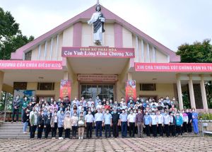 Chung một tấm lòng yêu thương và tinh thần phục vụ