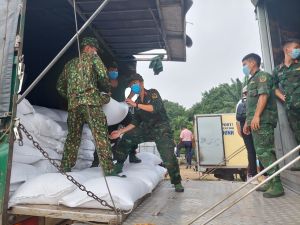 Hàng ngàn cán bộ chiến sĩ hỗ trợ cho các tỉnh phía Nam chống dịch