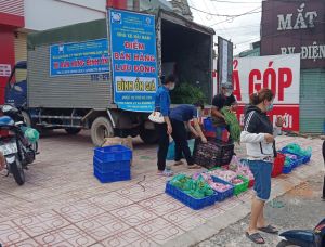 ​Đã triển khai 366 chuyến xe bán hàng bình ổn giá lưu động