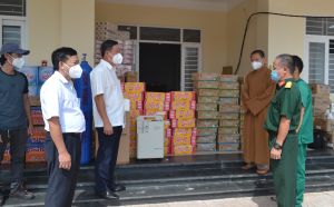 Trưởng ban Dân vận Tỉnh ủy thăm lực lượng làm nhiệm vụ tại Bệnh viện dã chiến số 4 và số 7