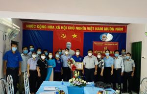 Kết nạp đảng cho lực lượng tuyến đầu chống dịch Covid-19