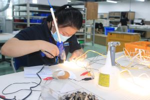 Gần 1.400 doanh nghiệp trong khu công nghiệp đã hoạt động trở lại