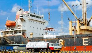 Phát triển hệ thống cảng biển đồng bộ, hiện đại