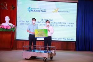 Tiếp nhận Robot vận chuyển hàng hóa trong khu cách ly