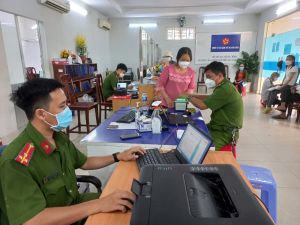 Công an các địa phương cấp căn cước công dân trở lại