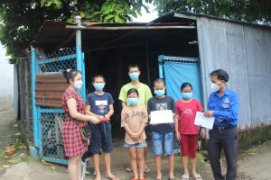 Những phận đời mồ côi sau đại dịch