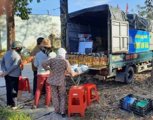 Hỗ trợ kinh phí cho các chuyến hàng lưu động bình ổn giá về vùng xa trong dịp Tết