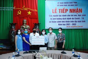 Thêm 500 máy tính bảng tặng học sinh nghèo Đồng Nai