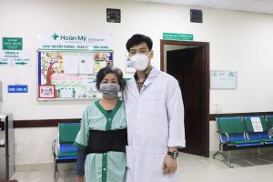 2 bệnh nhân bị xẹp đốt sống được phẫu thuật thành công