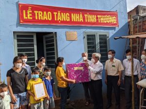 Nhiều hoạt động trợ giúp người nghèo