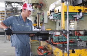 Doanh nghiệp tìm cách giữ đơn hàng