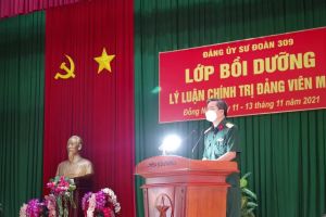 27 đảng viên mới được bồi dưỡng lý luận chính trị