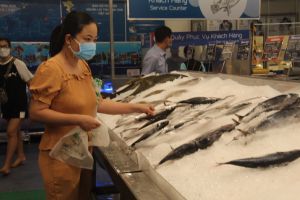 Doanh thu bán lẻ và dịch vụ trong tháng 10 tăng gần 17%