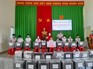 Nhiều hỗ trợ dành cho người nghèo, trẻ khó khăn