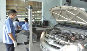 Nhu cầu đăng kiểm xe cơ giới tăng cao sau giãn cách