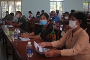 Tuyên truyền pháp luật cho người dân vùng đệm, ven hồ