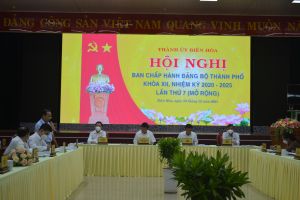 Cán bộ lãnh đạo phải dẫn dắt được sự phát triển của đơn vị, địa phương