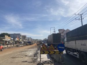 Gần 5 năm chưa thi công xong cầu vượt Dầu Giây