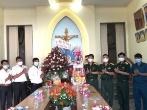 Bộ CHQS tỉnh Đồng Nai thăm, chúc mừng Giáng sinh các cơ sở tôn giáo trên địa bàn
