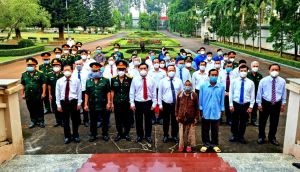 Phó Bí thư Tỉnh ủy, Trưởng đoàn đại biểu Quốc hội tỉnh dự lễ truy điệu 2 hài cốt liệt sĩ tại TP.Long Khánh