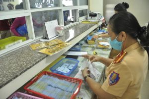 Xe kinh doanh vận tải phải đổi màu biển số trước ngày 31-12