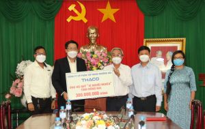 Hai đơn vị, tổ chức ủng hộ quà tết cho người nghèo