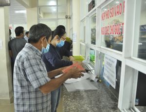 Còn nhiều xe chưa sang tên đổi chủ