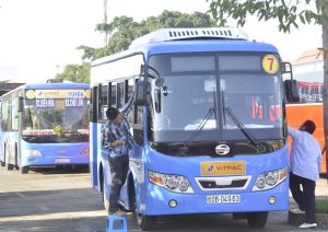 Xe buýt tiếp tục gặp khó vì dịch Covid-19