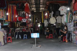 Nhiều chợ lớn vẫn vắng khách