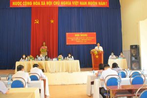 Phó chủ tịch UBND tỉnh Võ Văn Phi tiếp xúc cử tri tại huyện Vĩnh Cửu