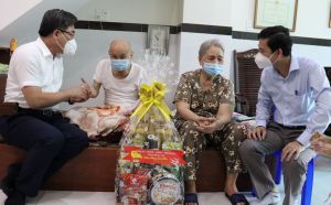 Tỉnh ủy Đồng Nai thăm, tặng quà chúc Tết các đồng chí nguyên lãnh đạo tỉnh