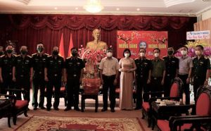 Đoàn công tác Quân khu 7 đến chúc Tết tỉnh Đồng Nai