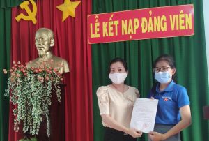 Kết nạp gần 2 ngàn đảng viên