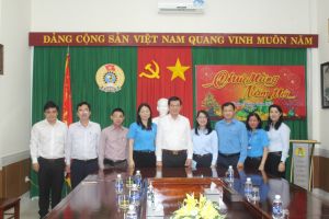 Lãnh đạo tỉnh thăm, chúc tết tập thể cán bộ, công nhân viên Liên đoàn Lao động tỉnh