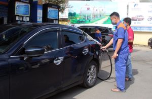 Giá xăng dầu tăng lần thứ 3 liên tiếp