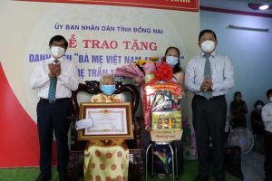 Trao tặng Huân chương Độc lập hạng Nhì và danh hiệu Bà mẹ VNAH