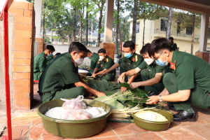 Bộ CHQS tỉnh Đồng Nai tổ chức Hội thi gói bánh chưng mừng Đảng, mừng Xuân 2022
