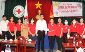 Bí thư Tỉnh ủy thăm, chúc tết các đơn vị trước thềm năm mới