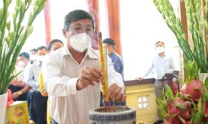 Đoàn công tác của tỉnh đến dâng hương tại khu di tích H.Long Thành và Nhơn Trạch