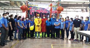 Tết sum vầy cùng công nhân xa quê