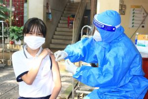 Giáo viên, học sinh đã tiêm đủ liều vaccine không cần xét nghiệm Covid-19