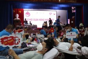 500 người tham gia hiến máu tình nguyện
