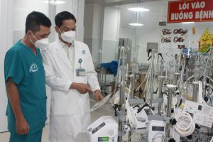 Căng mình giành giật sự sống cho bệnh nhân Covid-19 nặng