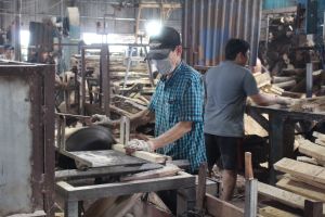 Ngành gỗ gặp khó khi giá nguyên liệu tăng