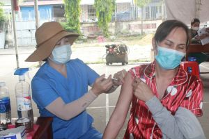 Đẩy mạnh tuyên truyền để người dân đi tiêm vaccine mũi 3