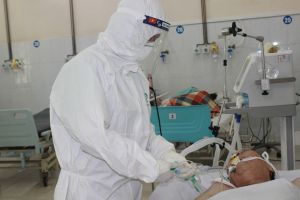 Lao động nữ ngành y tế cần có chính sách hỗ trợ